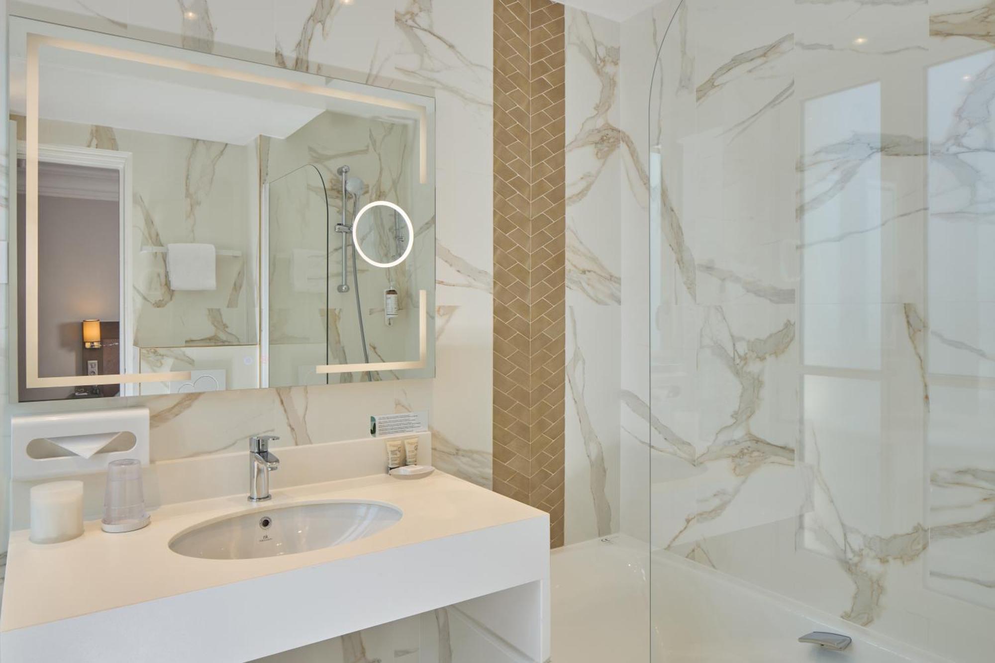 Regence Etoile Hotel