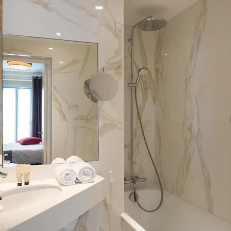 Régence Etoile 4* Parigi