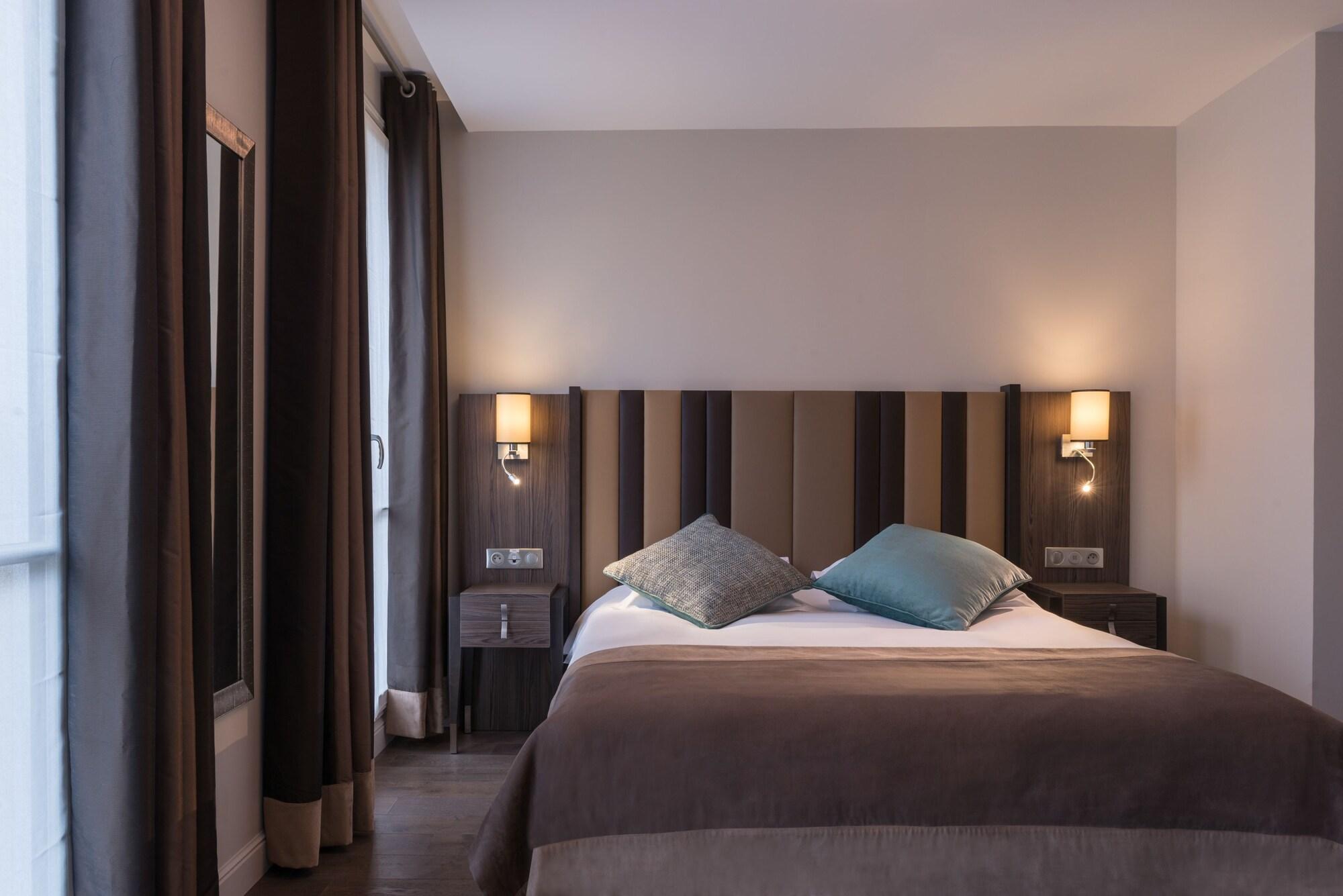 Régence Etoile 4* Parigi