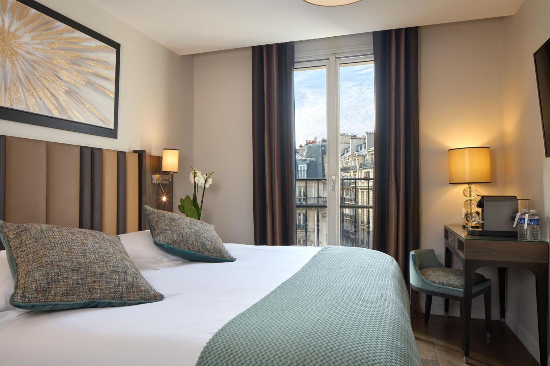 Régence Etoile 4* Parigi