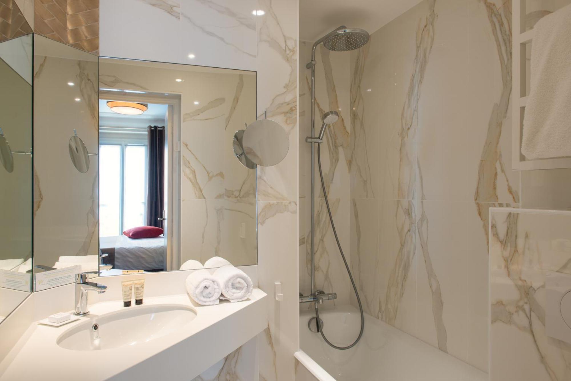 Régence Etoile 4* Parigi