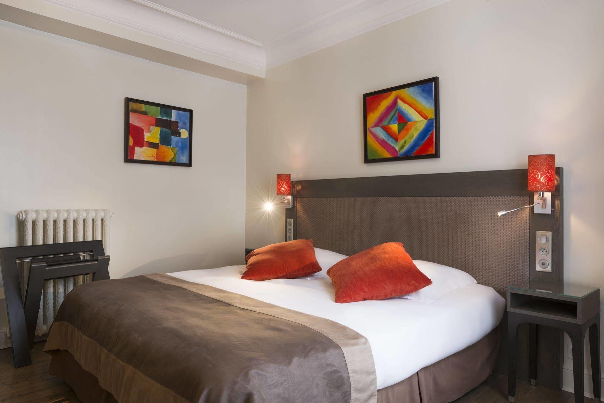 Régence Etoile 4* Parigi