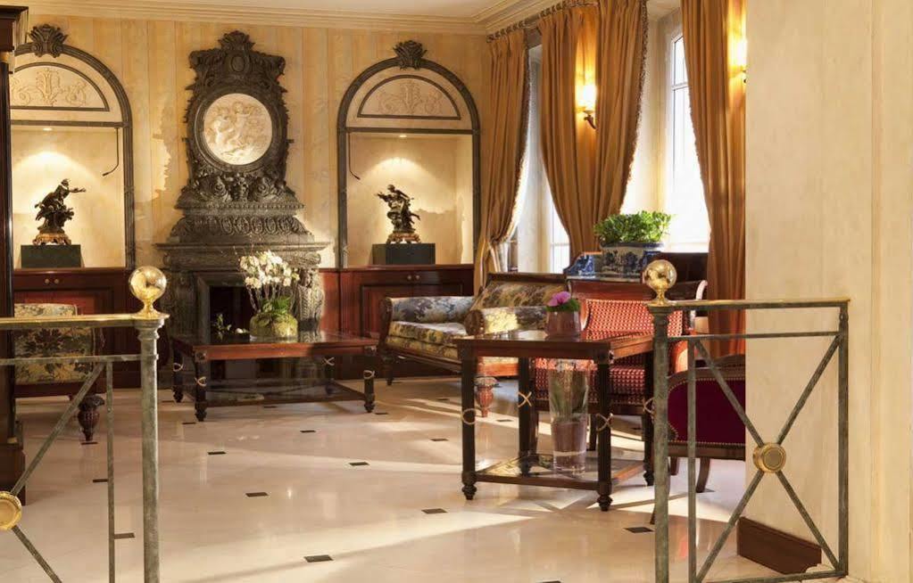 Régence Etoile 4* Parigi